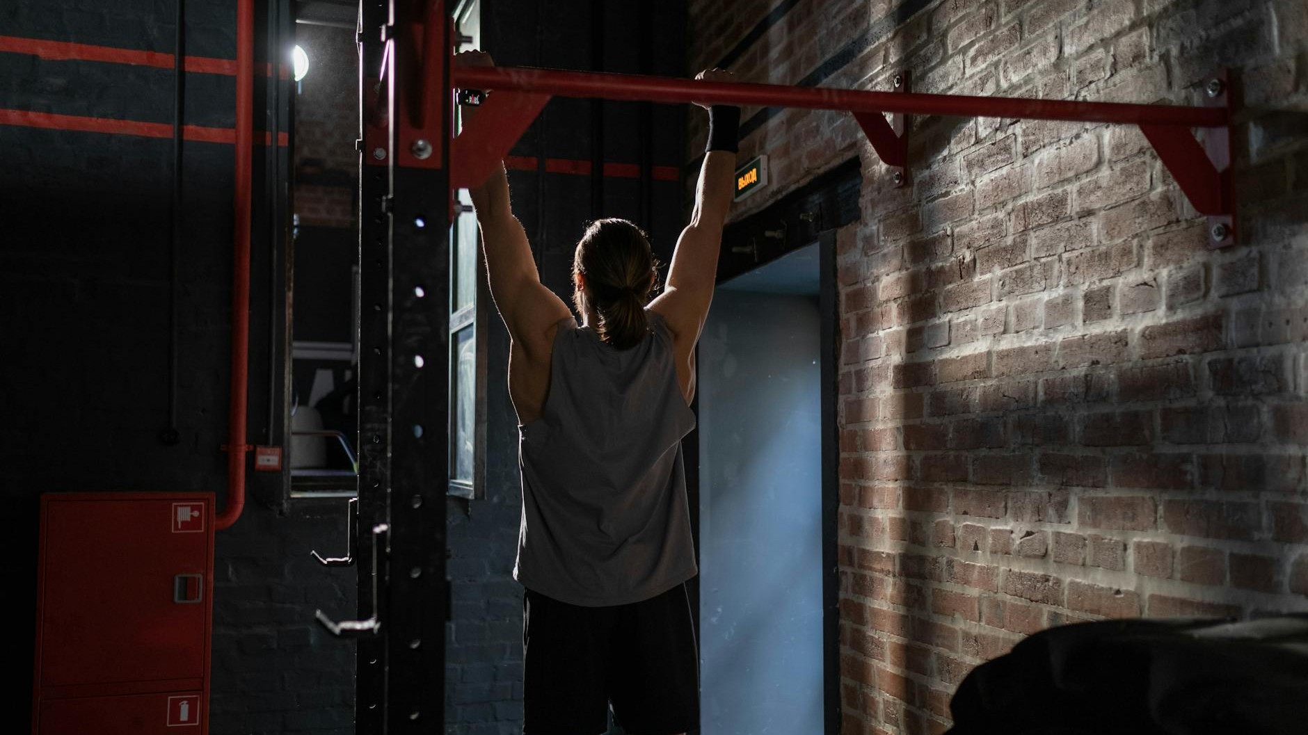 Why Your Doorway Pull-Up Bar Will Fail (And It's Not the Bar's Fault)