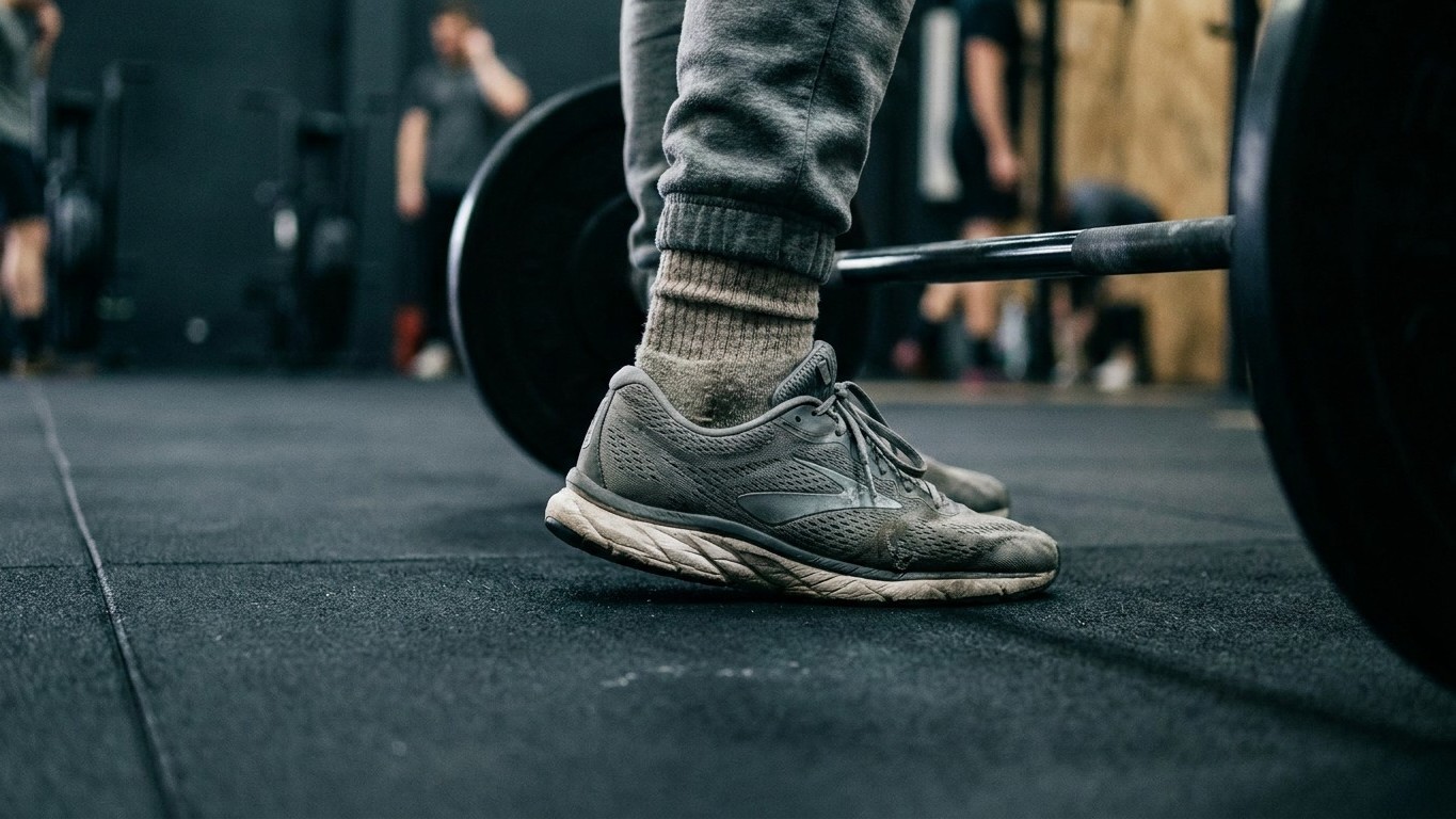 « I thought it was just extra comfort » : why the soft midsole under your heel sends the barbell load straight into your l...
